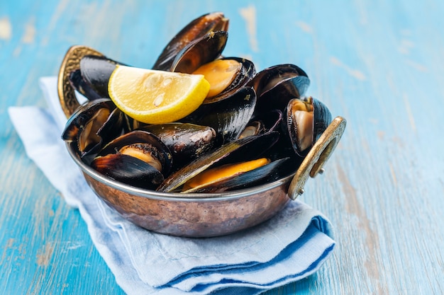 Cooked seafood mussels with lemon