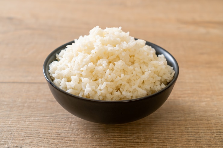 Photo cooked thai jasmine white rice bowl