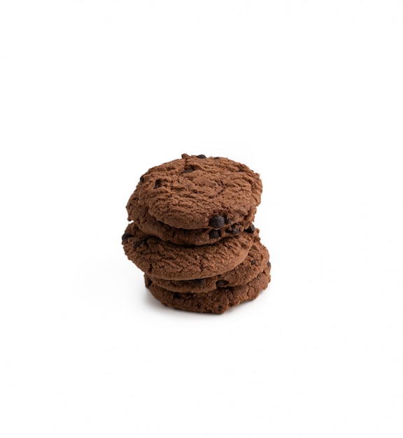 Foto biscotto al cioccolato su sfondo bianco isolato