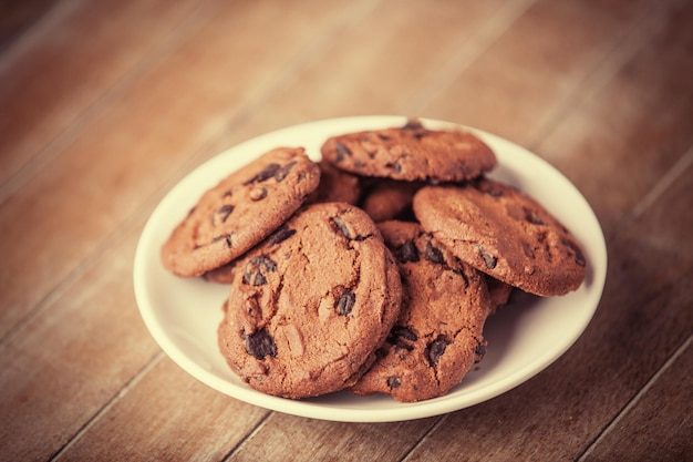 Cookies op houten achtergrond