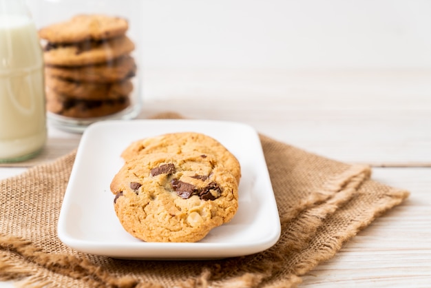 cookies with chocolate chips