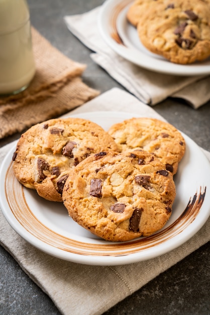 Biscotti con gocce di cioccolato