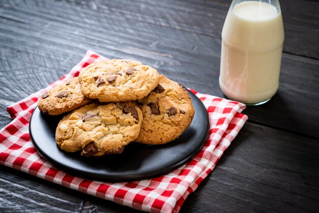 cookies with chocolate chips