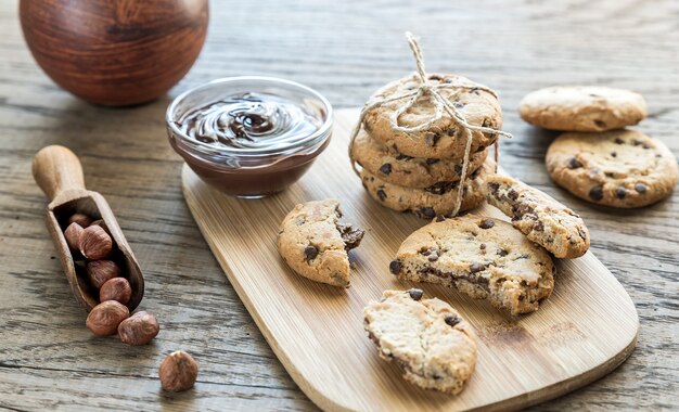 Cookies with chocolate cream and hazelnuts