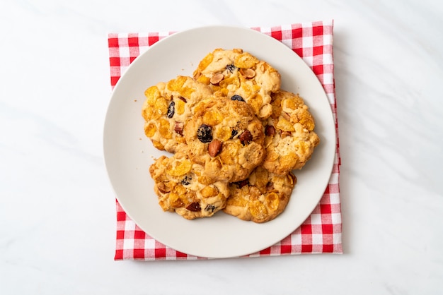 Cookies with cornflake raisin and almonds