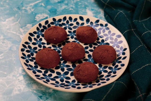 Foto biscotti con gocce di cioccolato fondente