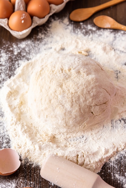 Foto cucinare la torta a casa. realizzato con prodotti naturali.