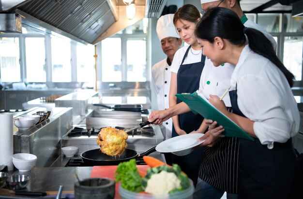 Cooking class atmosphere Is to work closely with a chef and learn from experienced chefs