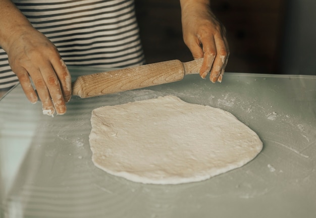 cooking pizza at home