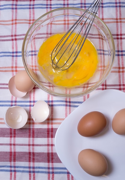 Cooking scrambled eggs in the kitchen