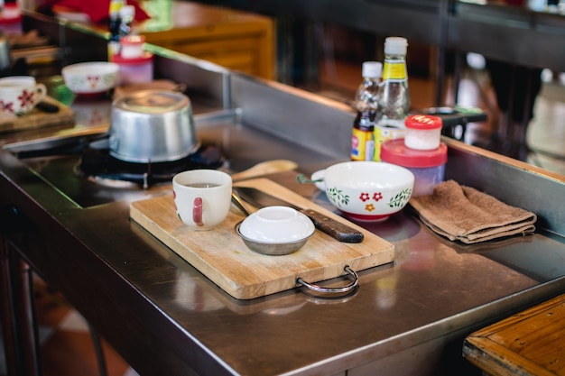 cooking thai food