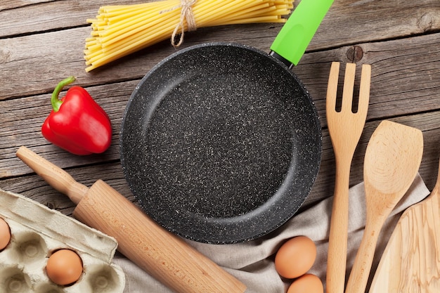 Foto utensili da cucina e ingredienti