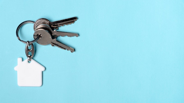 Photo copy blue space background with house keys
