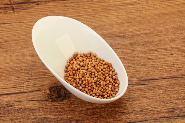 Coriander seeds in the bowl