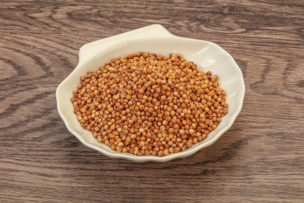 Coriander seeds in the bowl