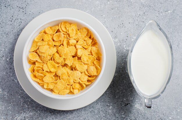 Cornflakes en melk. Gezond dieet