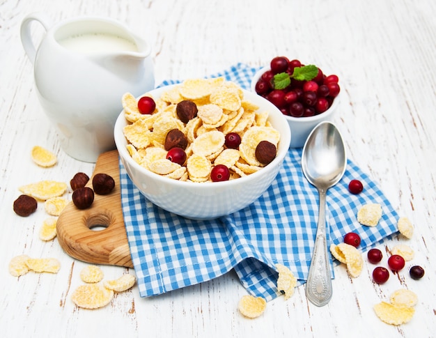 Photo cornflakes with milk