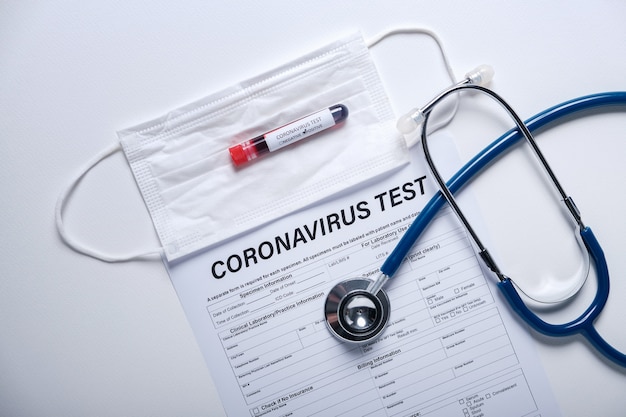 Foto esame del sangue di coronavirus in laboratorio