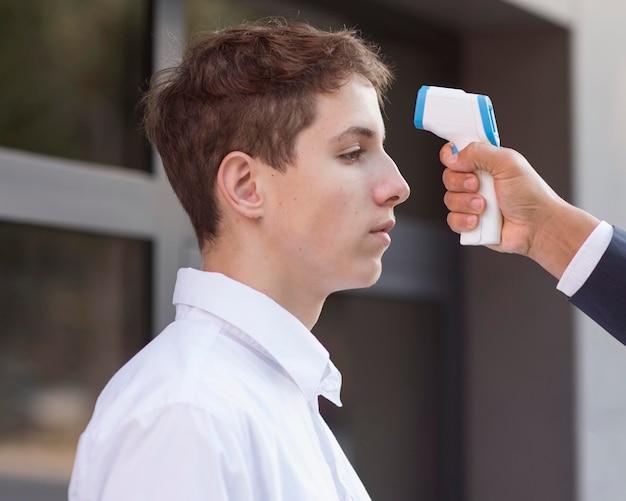 Photo coronavirus sample procedure