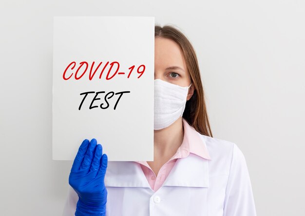 Foto concetto di test del coronavirus. monitoraggio del virus covid-19, diagnosi di pandemia.