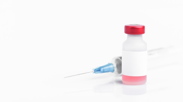 コロナウイルスワクチンcovid19ボトルワクチン接種医学感染概念