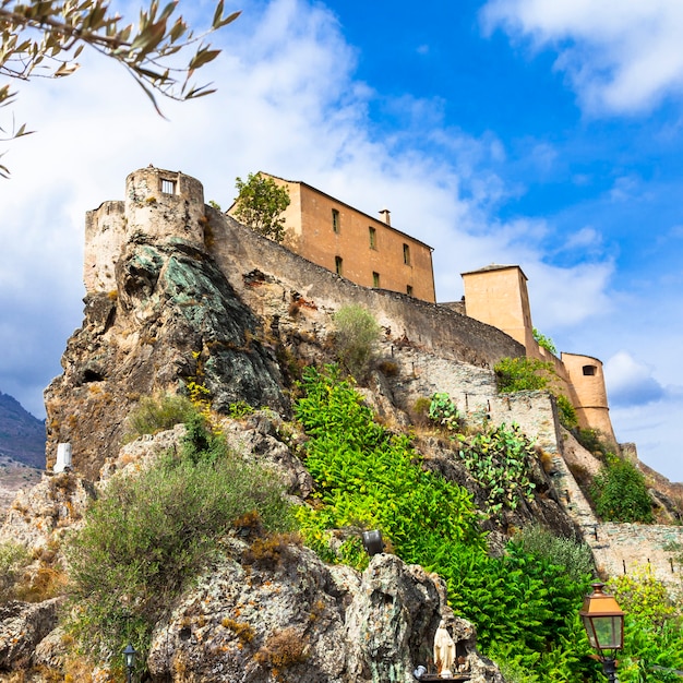 Corte - indrukwekkende middeleeuwse stad in Corsica