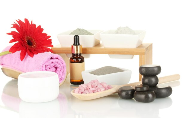 Photo cosmetic clay for spa treatments on white background