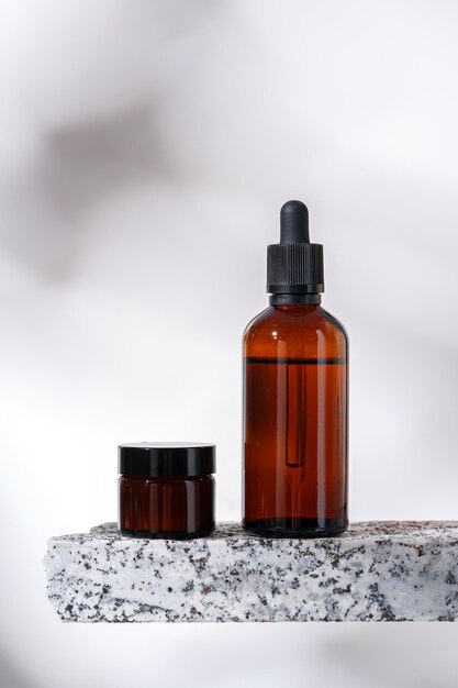 Cosmetische producten pakketten en graniet steen studio schot