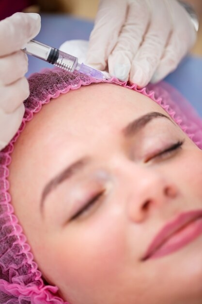 Concetto di cosmetologia. tendenze attuali nelle procedure cosmetiche. iniezioni di bellezza