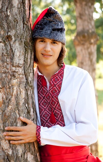 Photo cossack in national ukrainian dress.