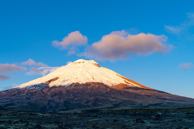 Photo cotopaxi volcano