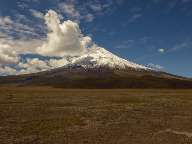 Photo cotopaxi volcano