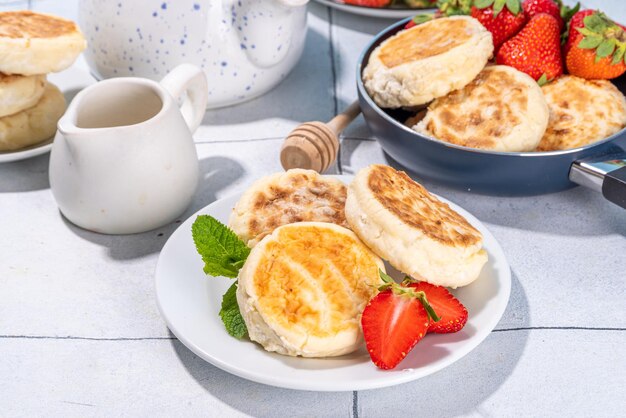 Cottage cheese pancakes syrniki