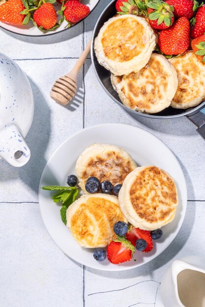 Cottage cheese pannenkoeken syrniki