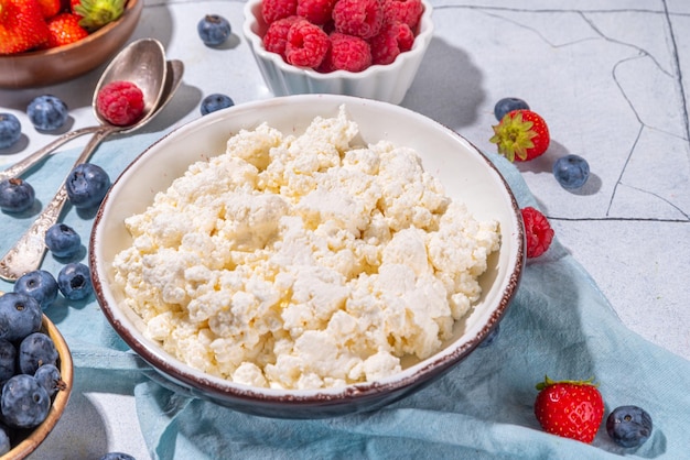 Cottage cheese with berries
