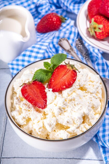 Cottage cheese with fresh strawberry