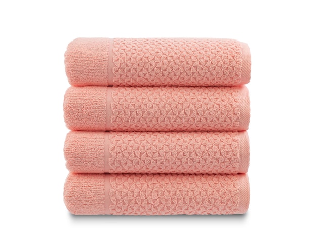 хлопковые банные полотенца для тела разных цветов на белом фоне