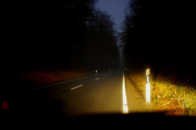 Фото Деревенская дорога ночью