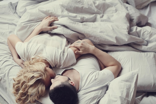 Photo couple in bed