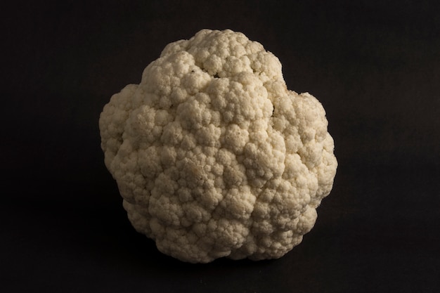 Photo couple of cauliflower and broccoli vegetables