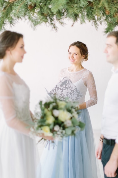 Couple getting married at an Indoor wedding ceremony