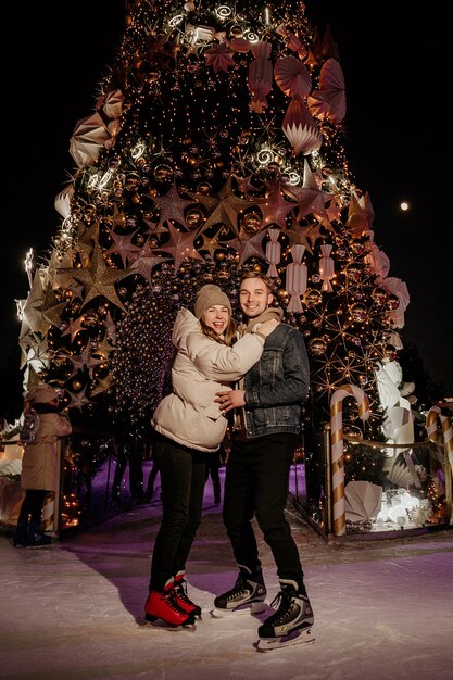 Photo couple at ice skating rink