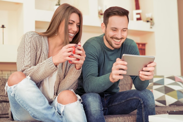 Photo couple in love enjoying their free time