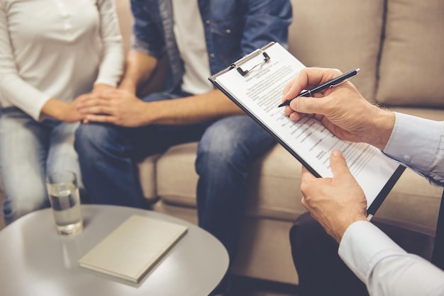 Photo couple at the psychologist