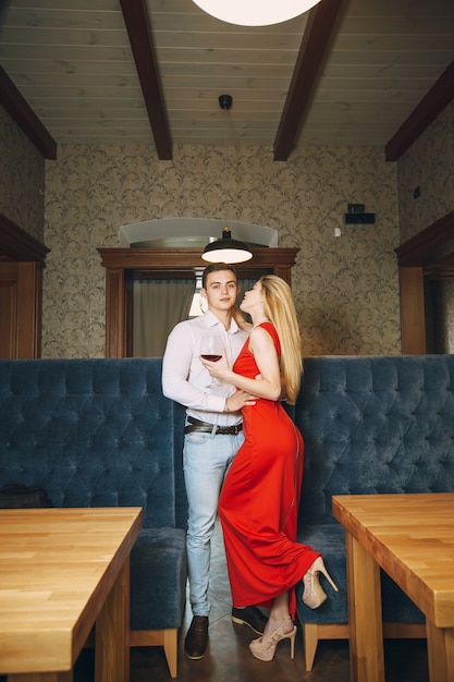 couple in restaurant