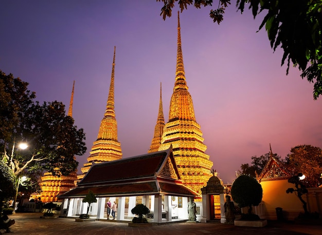 Couple of tourist in the Wat Pho