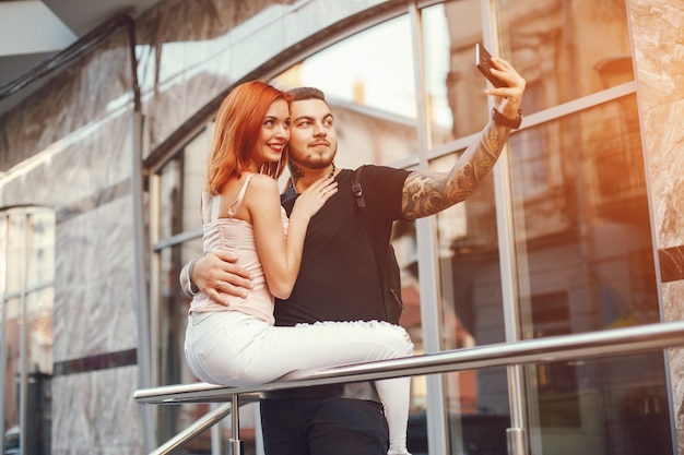 Photo couple in a town