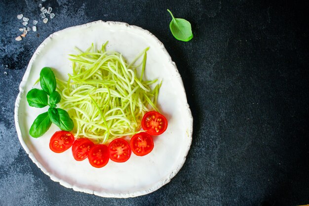 Courgette en tomatengroenten Saladesnack