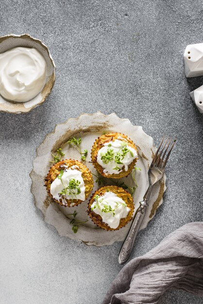 Courgette muffins met pesto