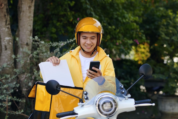 Courier checking address of customer